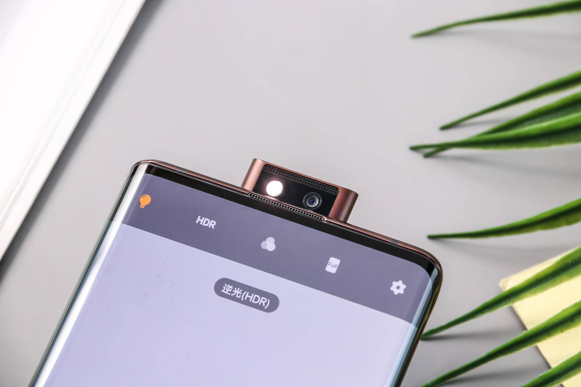 vivonex3s是挖孔屏吗,vivonex3双曲面屏