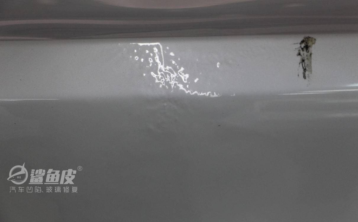 捷豹xfl内翼子板内衬脱落修复,捷豹xfl前叶子板维修