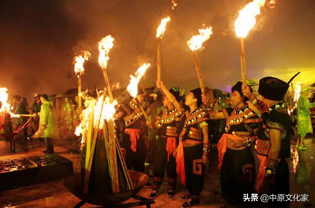 秉烛夜游是哪个诗句,秉烛夜游是什么词