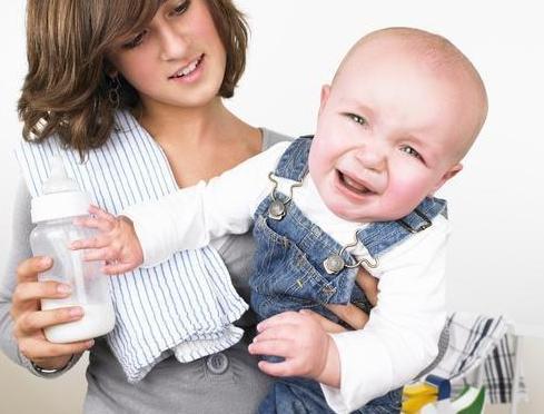 解决宝宝厌奶的最佳方法,宝宝厌奶怎么教你一招轻松解决