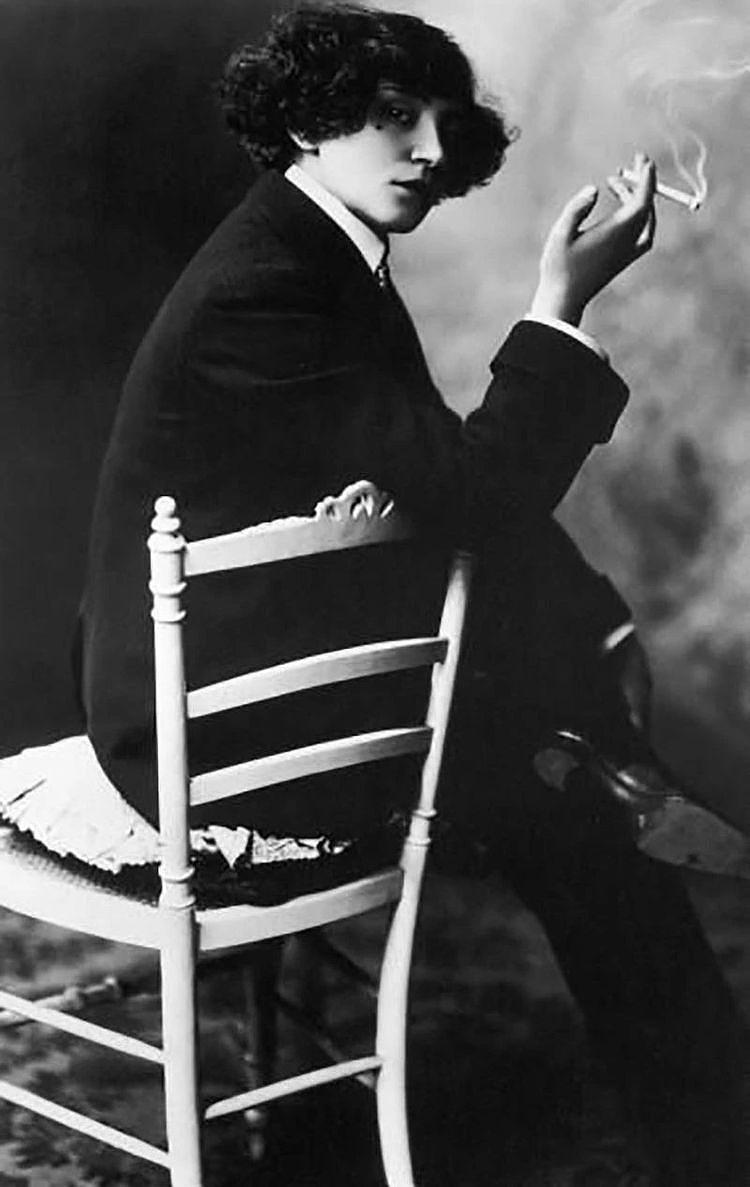 西多妮科莱特真实身高,西多妮加布里埃尔科莱特