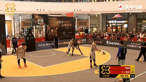 这么脏？扫堂腿+铁肘！曹芳队友与前*疆新**野球外援爆发冲突