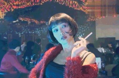 戏里杀气腾腾，戏外得富豪偏爱，被骗4个亿的她，如何卷土重来？