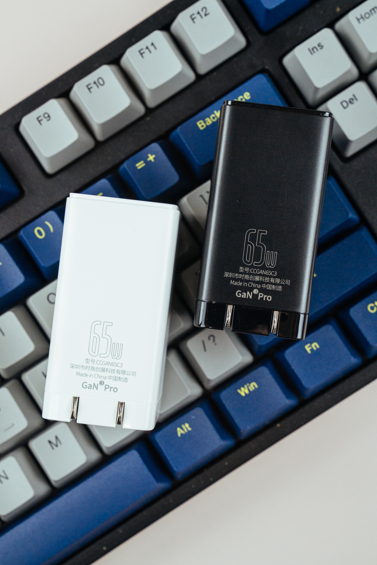 iphone1335w快充测评,iphone13充电头倍思评测