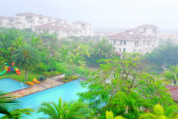 月亮湾海南环岛,月亮湾被称为中国第一滩