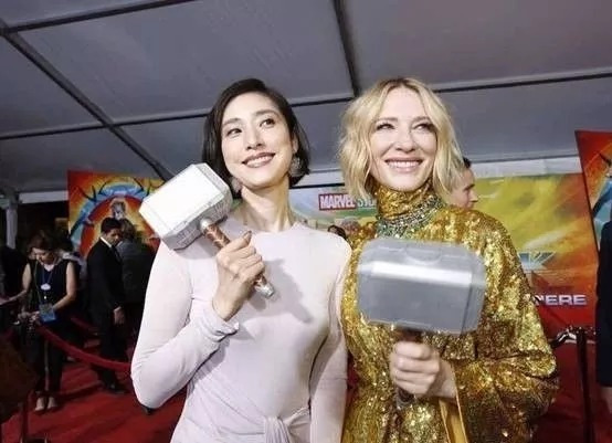 宝冢歌剧团男役可爱片段,宝冢歌剧团男役展示魅力