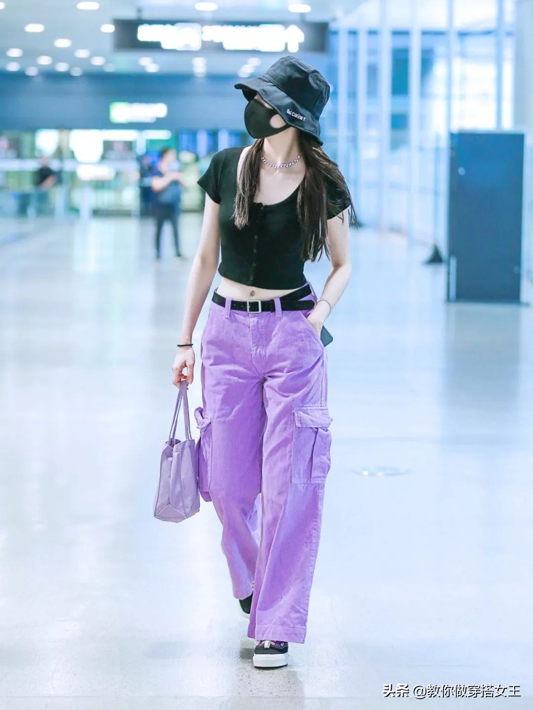 2020最潮搭配少不了这一条工装裤,初秋工装裤搭什么上衣