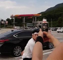 甄子丹赵文卓明星战队,瓶盖挑战火了