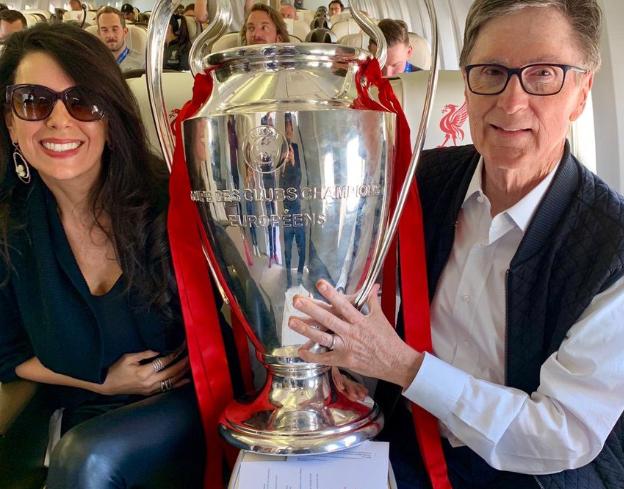 受疫情冲击，与球迷分离，红军三十年的首冠不完美，但更珍贵