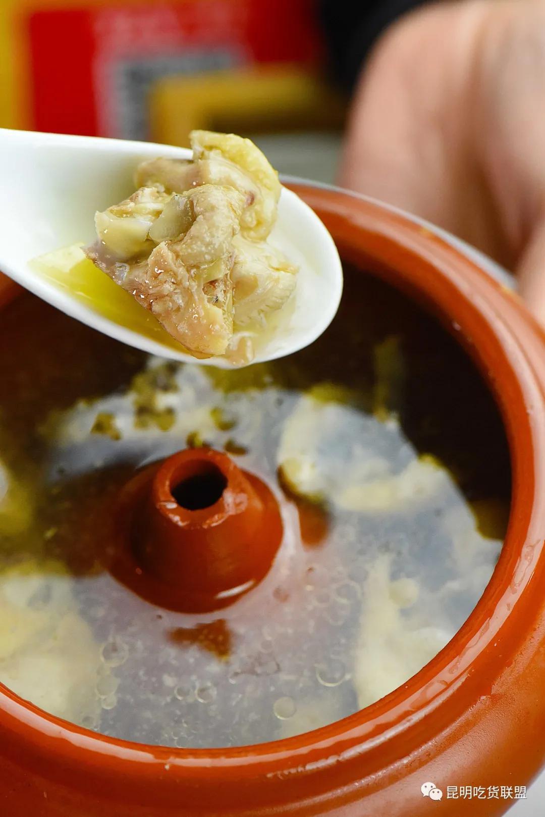 昆明老街附近哪家过桥米线好吃,昆明过桥米线百年老店哪家最正宗