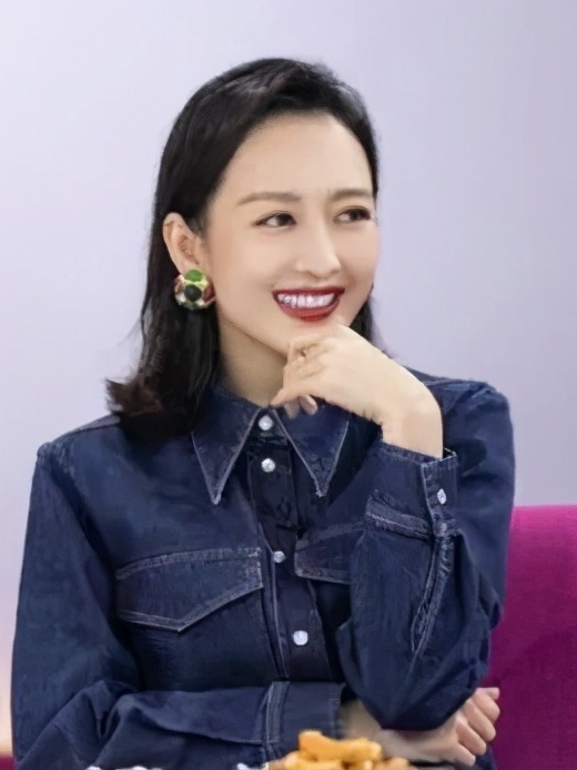 钟楚曦耳环高清图片,钟楚曦耳饰特辑