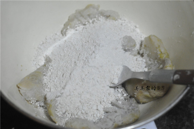 天热吃饺子，不如煮鱼鱼，不用面粉柔软Q弹，儿子一口气吃两碗