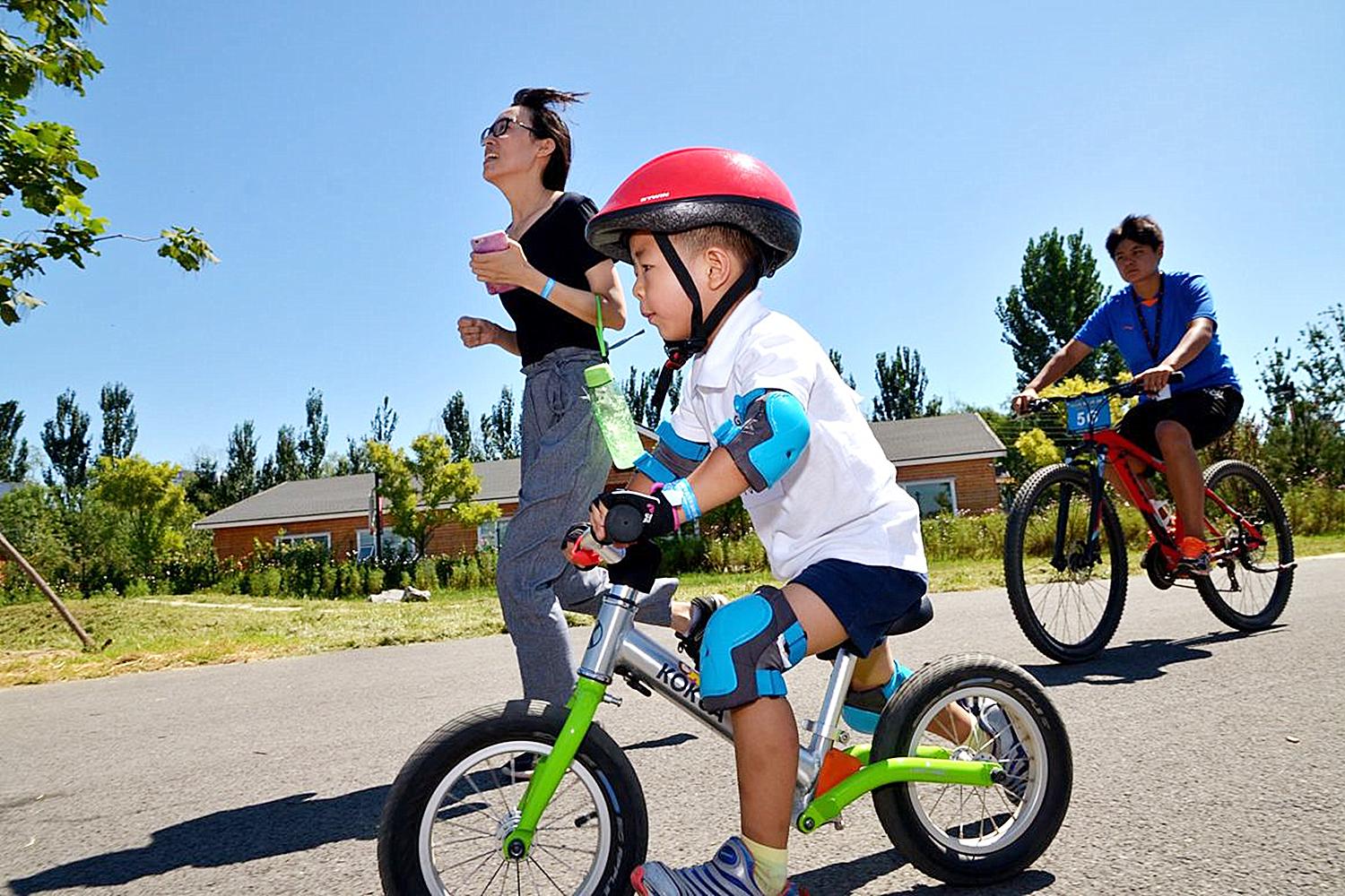 一说去幼儿园就哭怎么办,上幼儿园一直哭着说不去怎么缓解