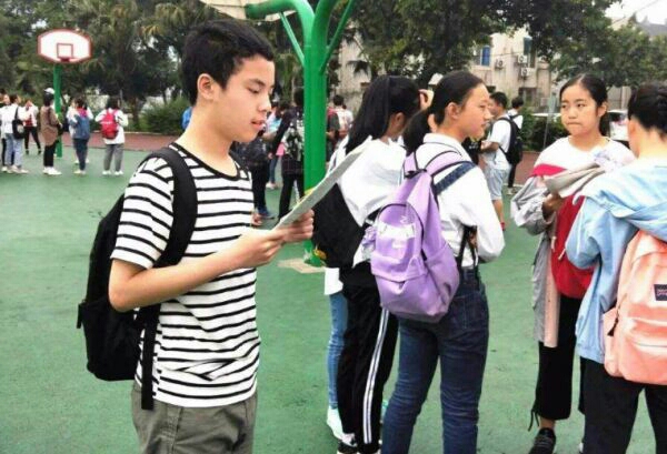 究竟该做鸡头还是做凤尾,要做鸡头还是要做凤尾