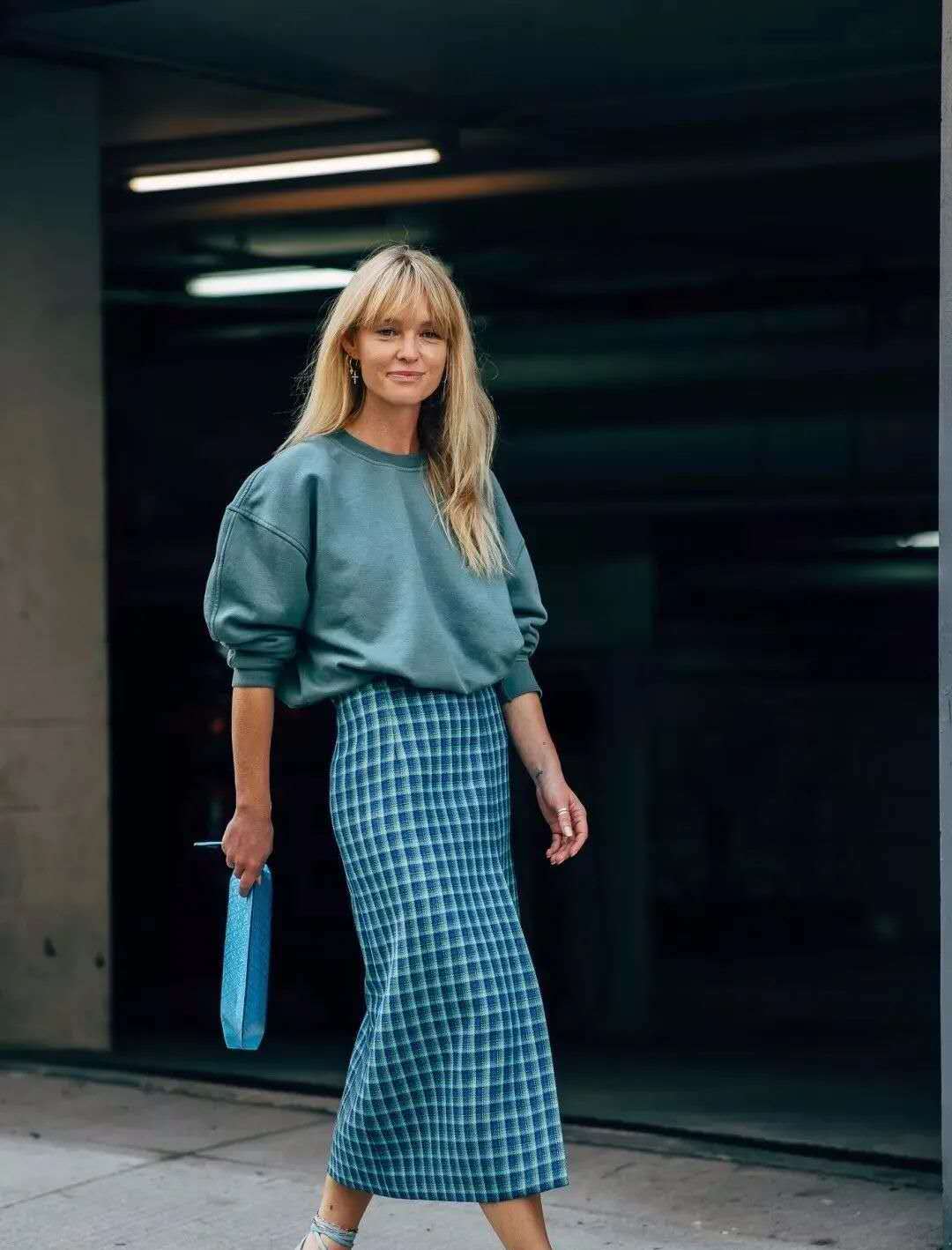 最新款卫衣减龄上档次,入春好物推荐清新减龄的小卫衣