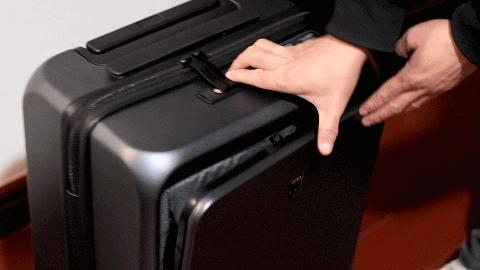 快速取物，为商务人士定制地平线8号登机箱体验