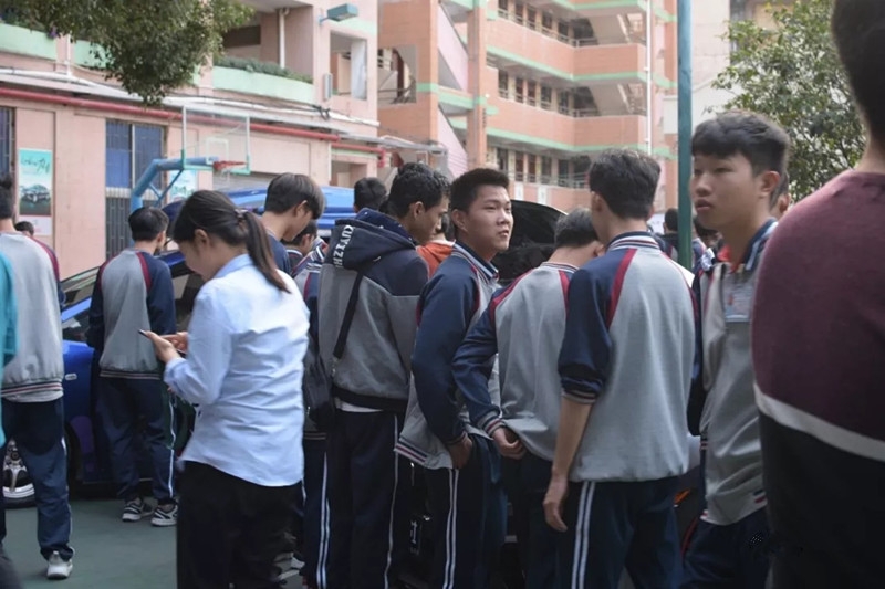 广州高校突现众多改装车,中国改装文化跨出了重要一步!