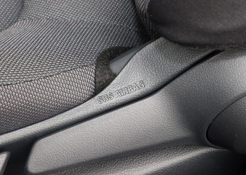 卡罗拉车油耗4.6是多少,卡罗拉混动版的动力够用吗