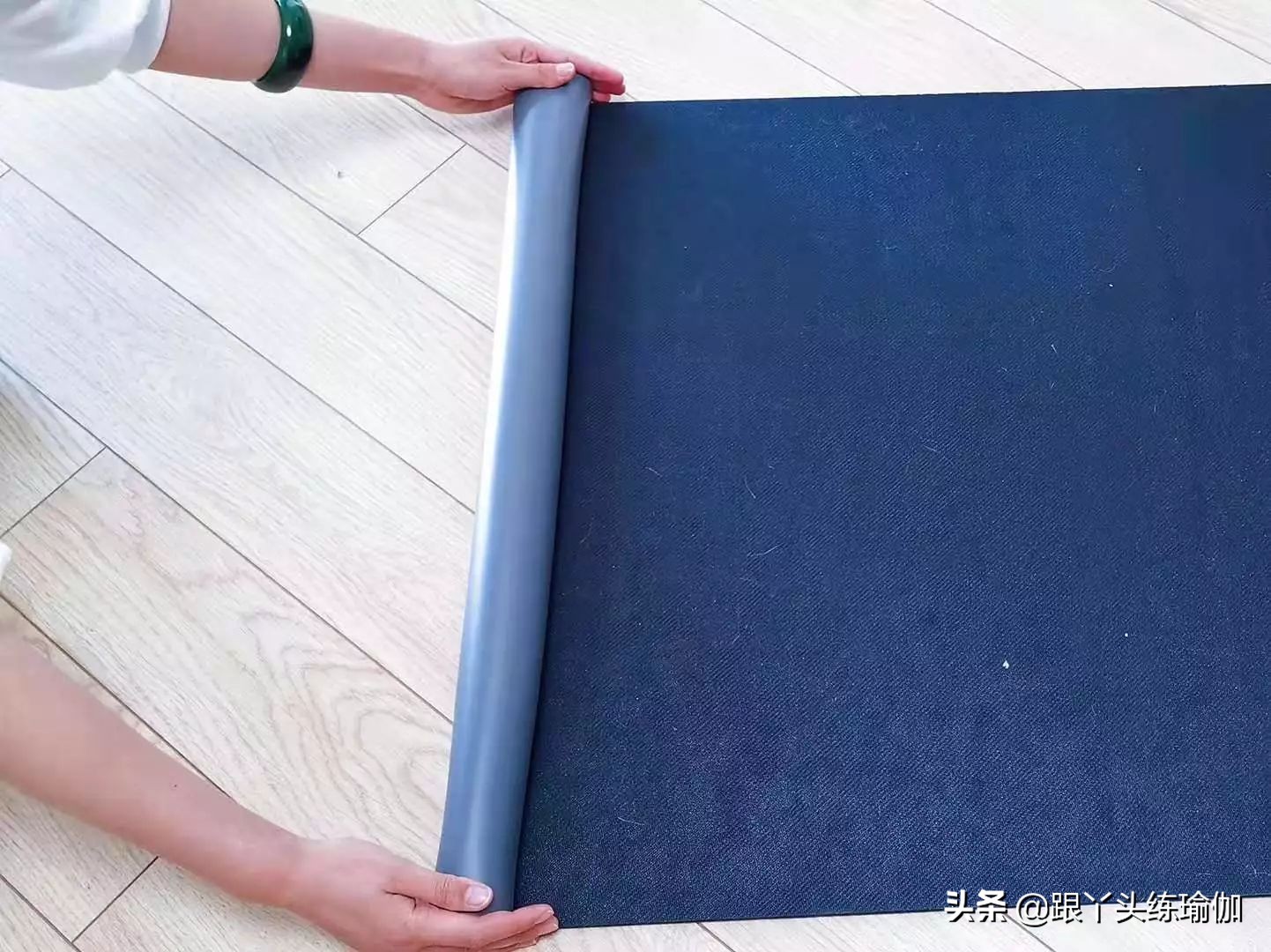 天然橡胶瑜伽垫清洗方法,橡胶瑜伽垫可以水洗吗