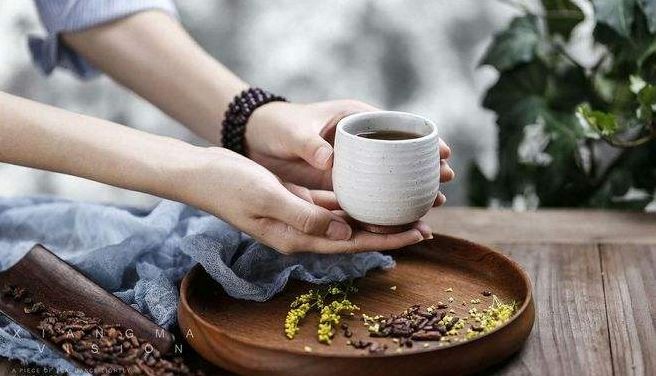 「原创诗词」金子正|秋风不是无情客一岭黄花照眼明