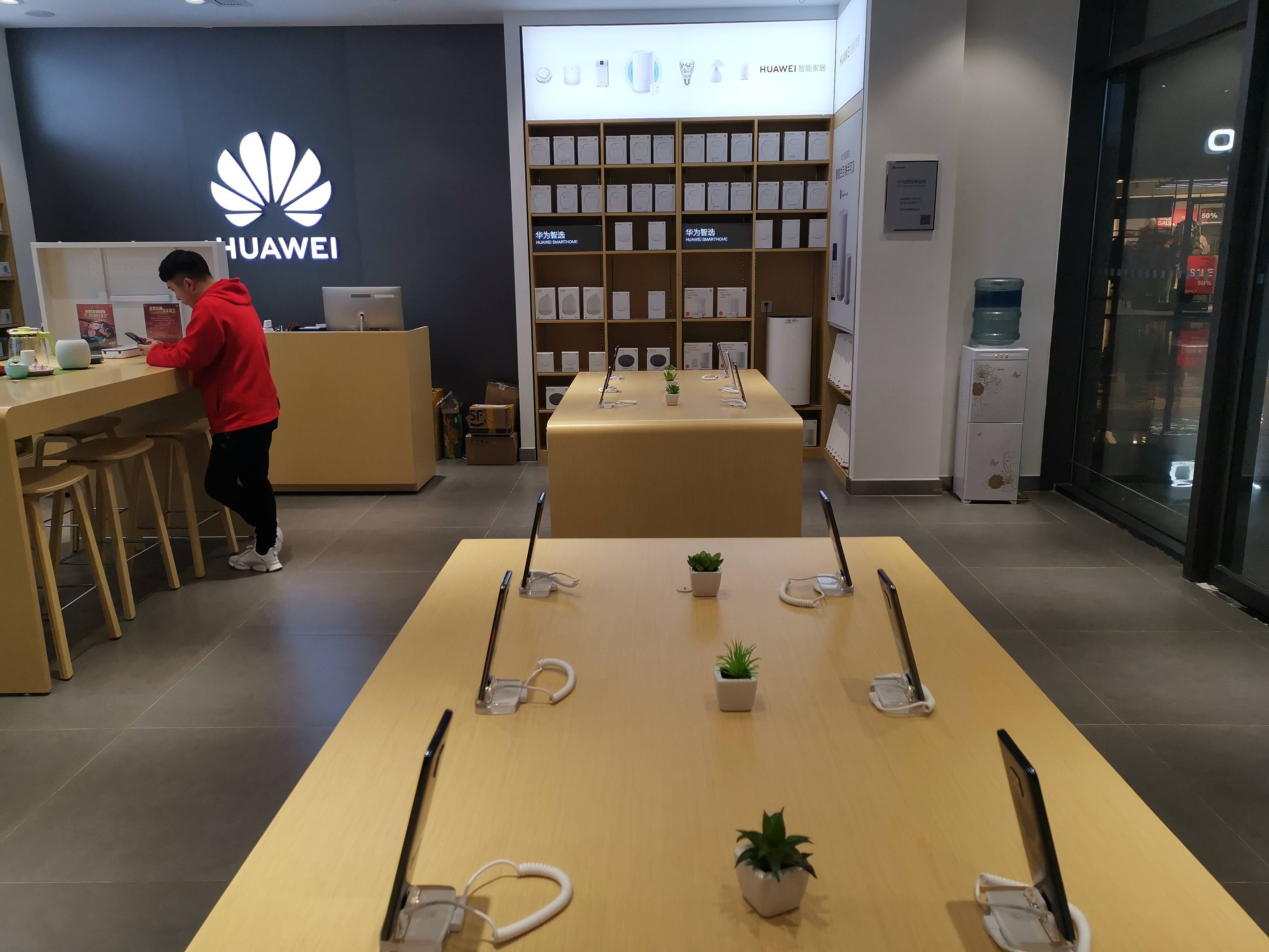 手机店生意差为什么没倒闭,手机店手机那么多不怕掉价吗