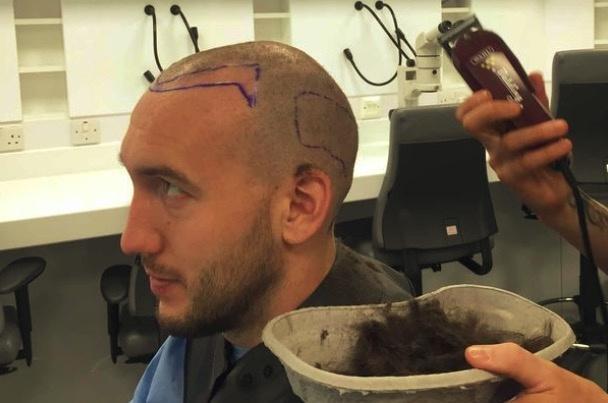 梅西c罗最近事业,c罗晒新造型梅西剃了胡子