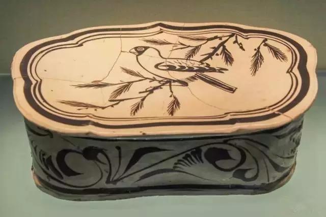 古代人为什么睡那么硬的瓷枕,古人睡觉真的都用瓷枕吗