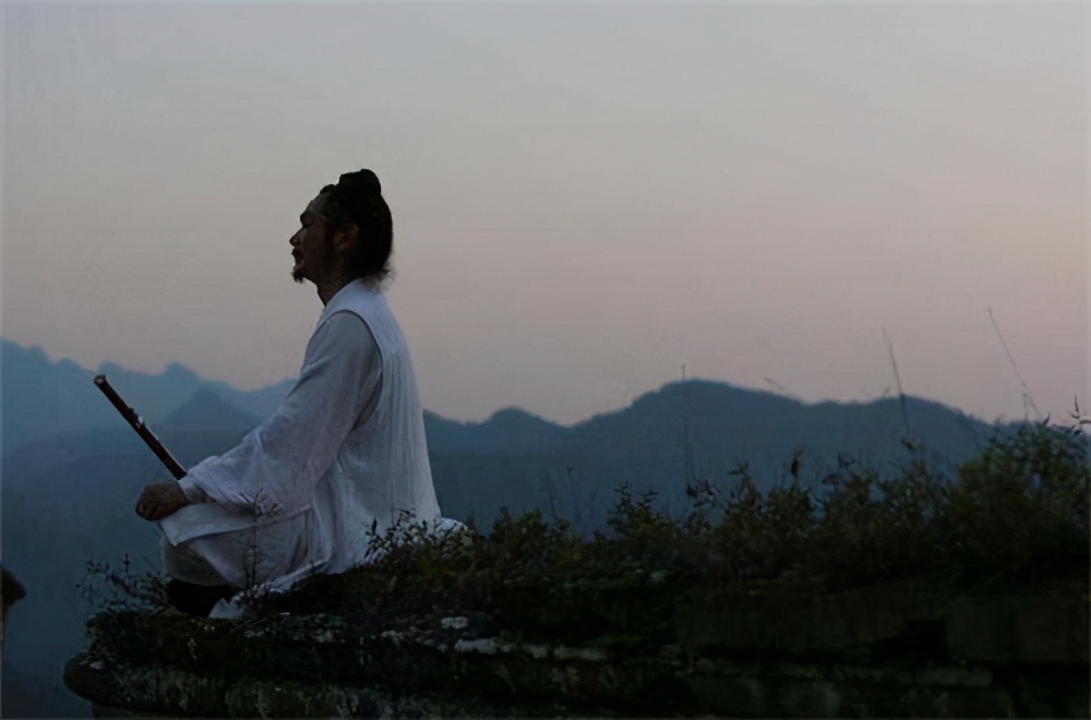 道士频繁下山的原因有哪些,为什么乱世时和尚下山道士上山