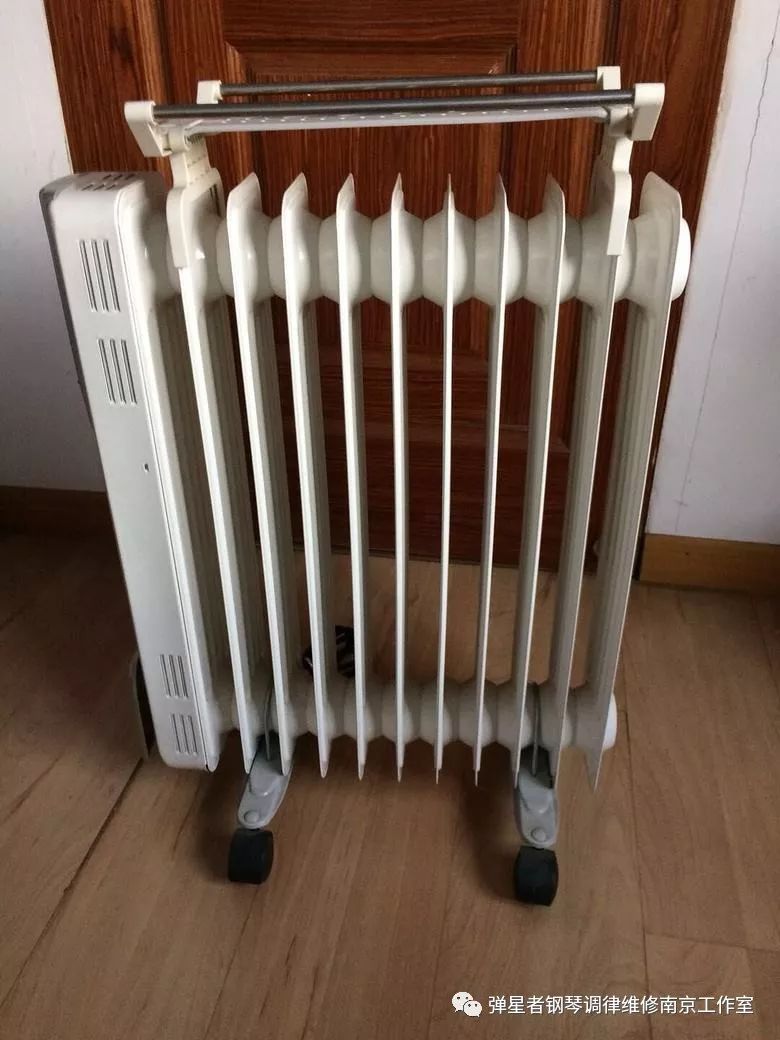 录钢琴视频怎么去掉杂音,钢琴弹了有丝丝的杂音