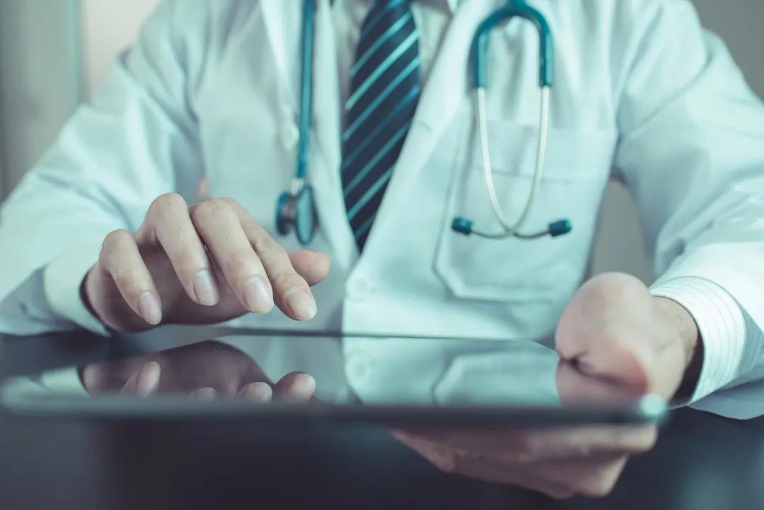 发现颈动脉斑块怎么办,发现颈动脉斑块怎么办视频