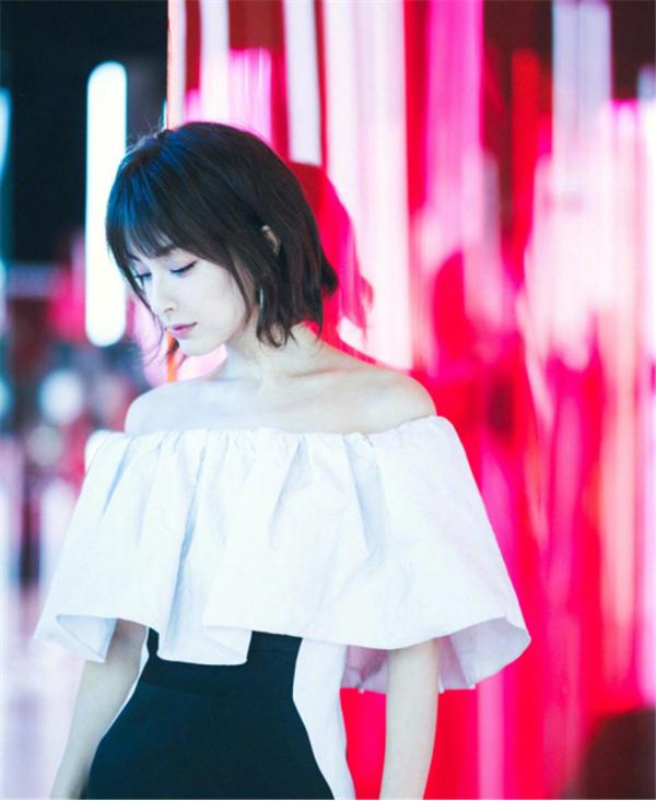 今年流行烫一款免打理减龄大气,2019流行懒人造型烫