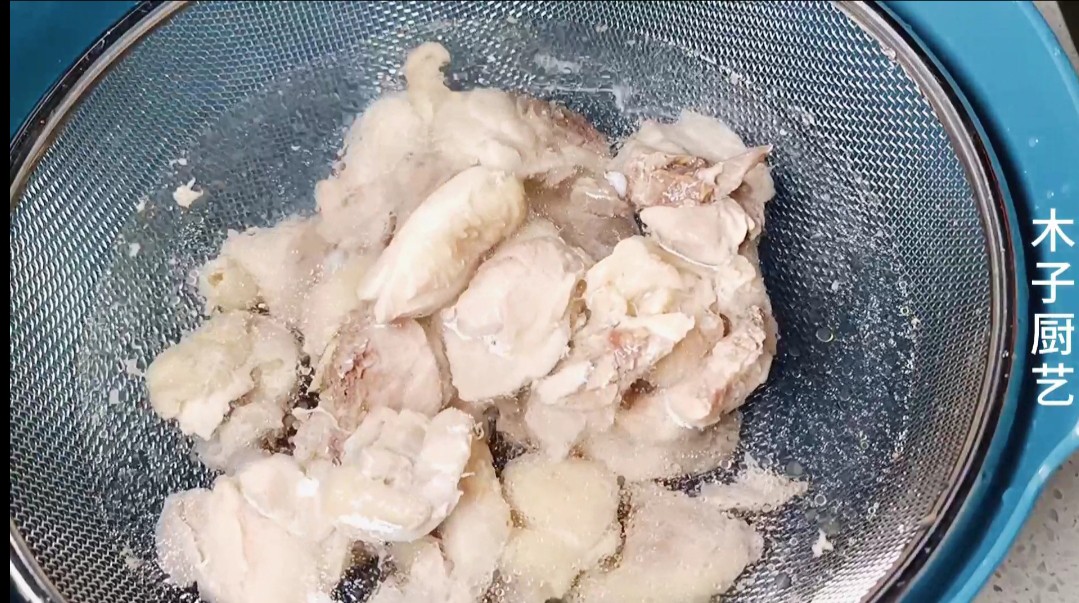 大厨教你做黄焖鸡不用下馆子,大厨教你做黄焖鸡学会不用下馆子