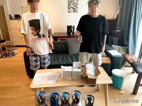 把*品毒**包装后，他们交给跑腿、闪送、“野的”司机运送，已抓捕！