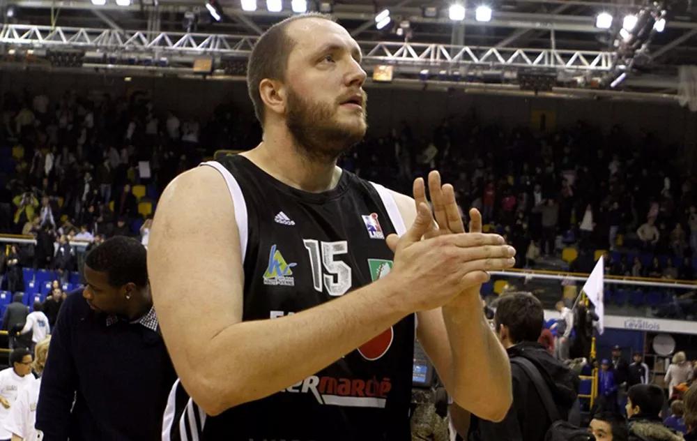 nba2kol文斯卡特98版扣篮动作,文斯卡特大风车扣篮背后角度