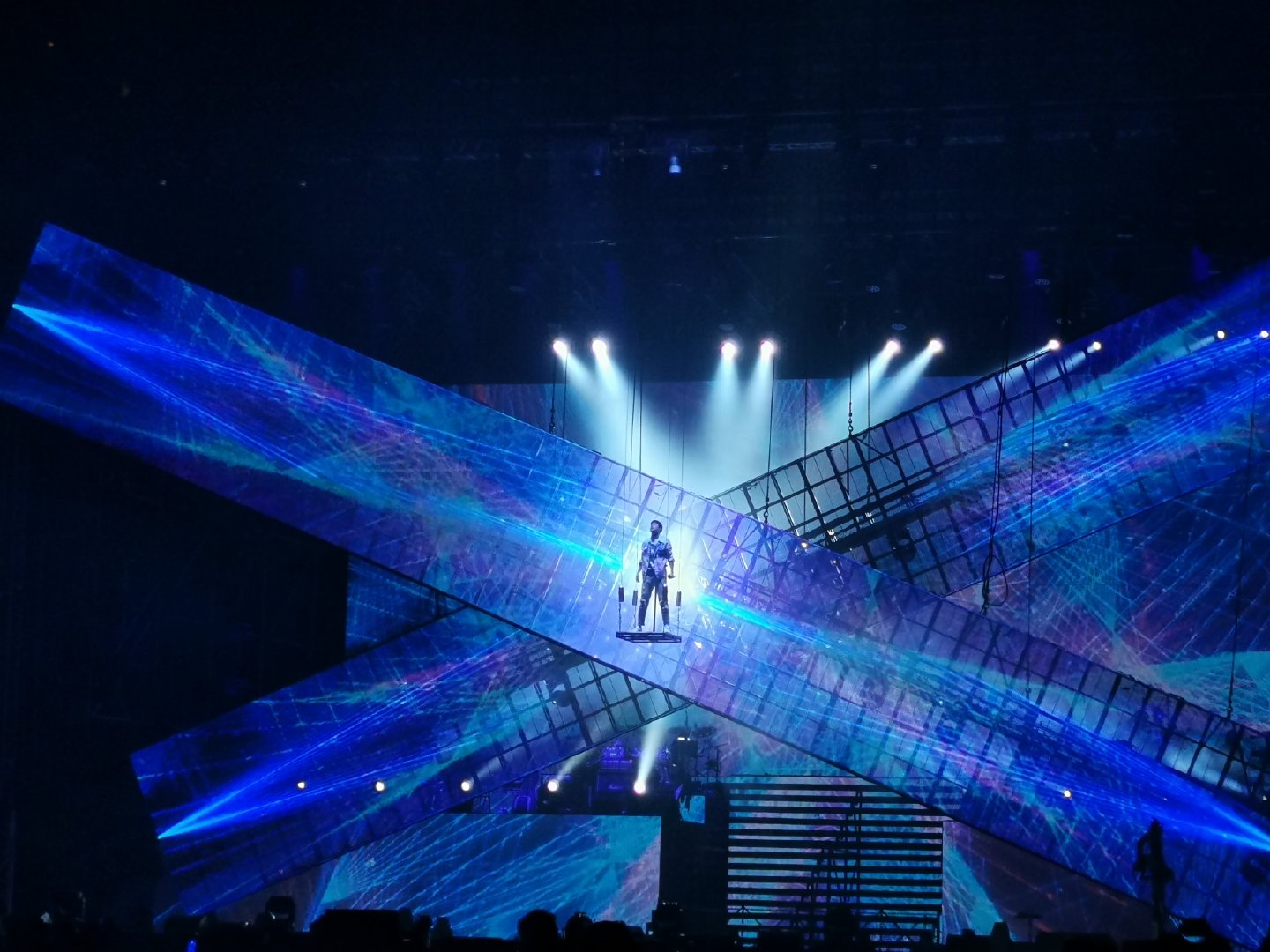 鸟巢八万人演唱会震撼,八万人体育馆演出