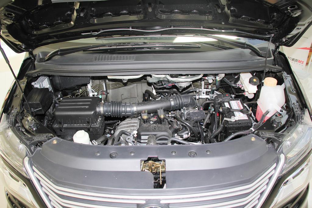 1.6L发动机,轴距3000mm,百公里油耗7.9L,菱智表现尚可