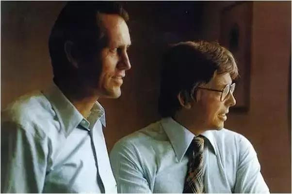 戴15元手表，租一居室，秘密捐出560亿，他活出了上帝的模样！