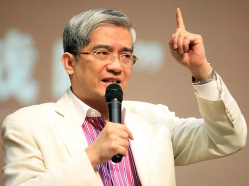 从良心经济学家到骗子专家,为什么郎咸平还能继续当经济学家