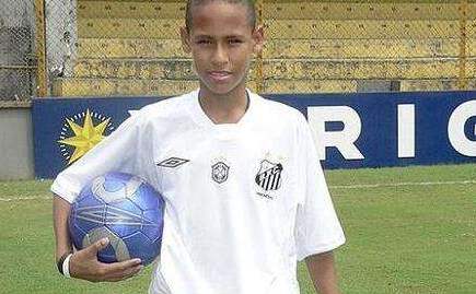 内马尔18号球衣桑托斯处子秀,内马尔桑托斯桑巴