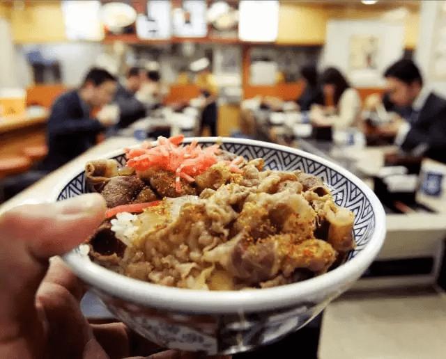 吉野家巨亏75亿日元关闭150家门店,吉野家280日元