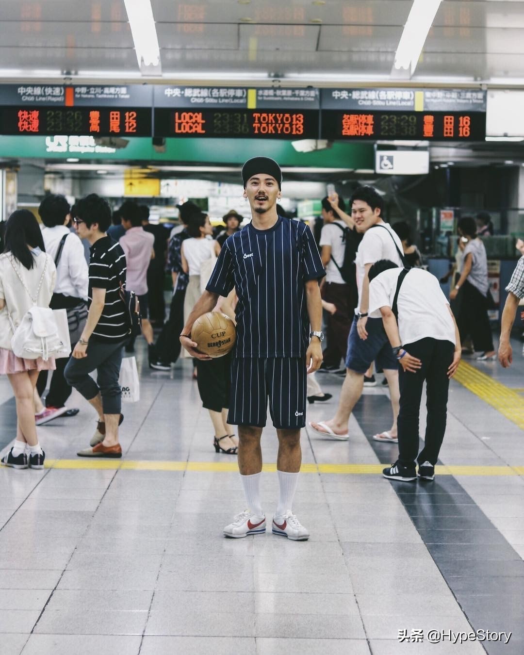 恕我直言,这可能是东京最会穿球衣的一群年轻人
