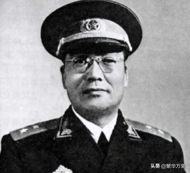 隐形将军韩练成，立了奇功，1950年才入*党**，为何授予中将？