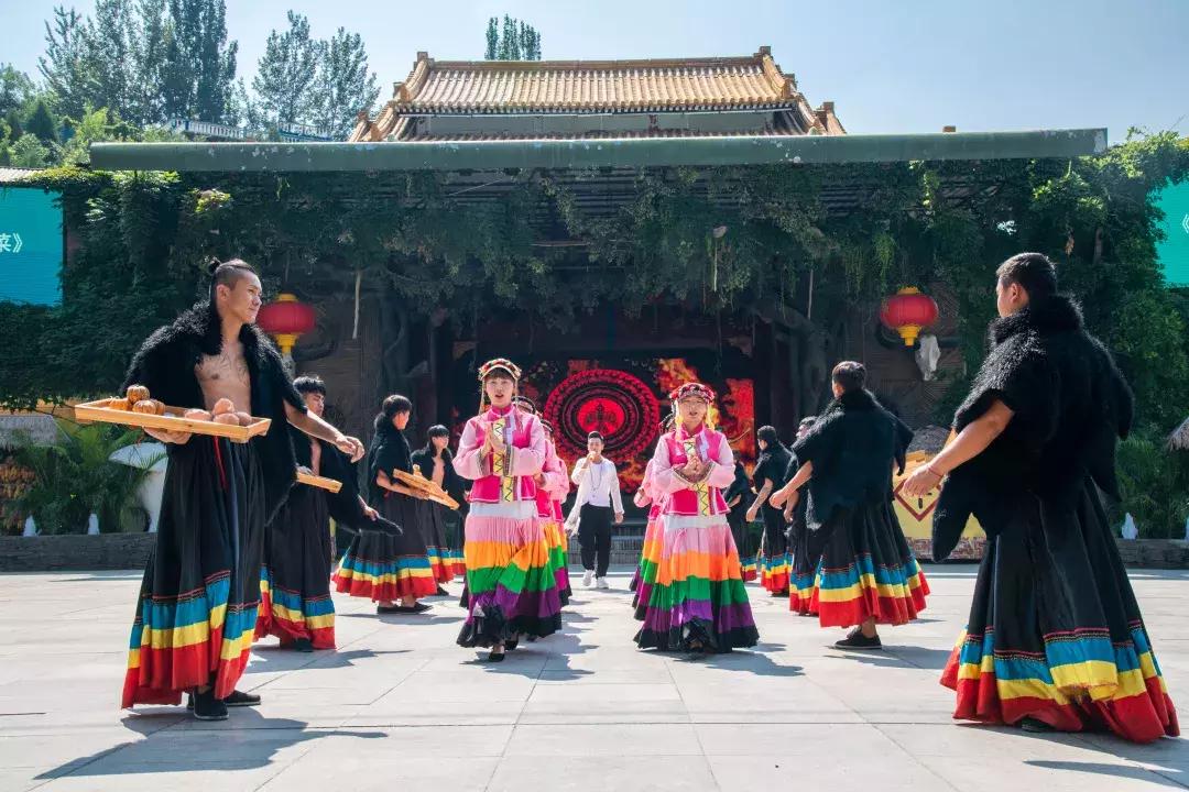 免费！半价！坐山东高铁环形列车，这些景区凭车票统统享优惠！