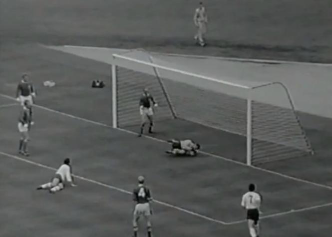 苏联黑蜘蛛,前苏联门将雅辛简介