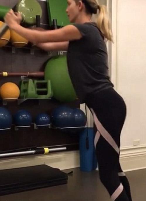 特朗普的女儿伊万卡年轻照片,美国特朗普女儿伊万卡视频