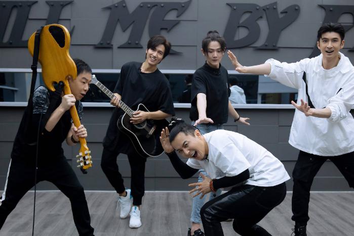 最有魅力的6位“披荆哥哥”，有人燃炸全场，有人让耳朵怀孕