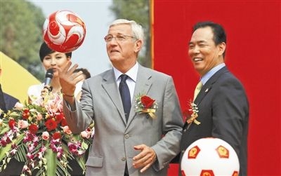 里皮唯一无法解决的问题,里皮抽雪茄完整视频