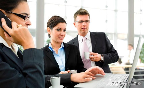 如何看待职场人团建,职场饭局和团建