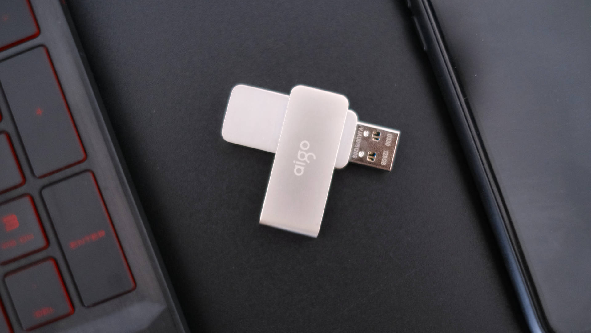 爱国者u盘u330和u350哪个好,爱国者u盘330测评