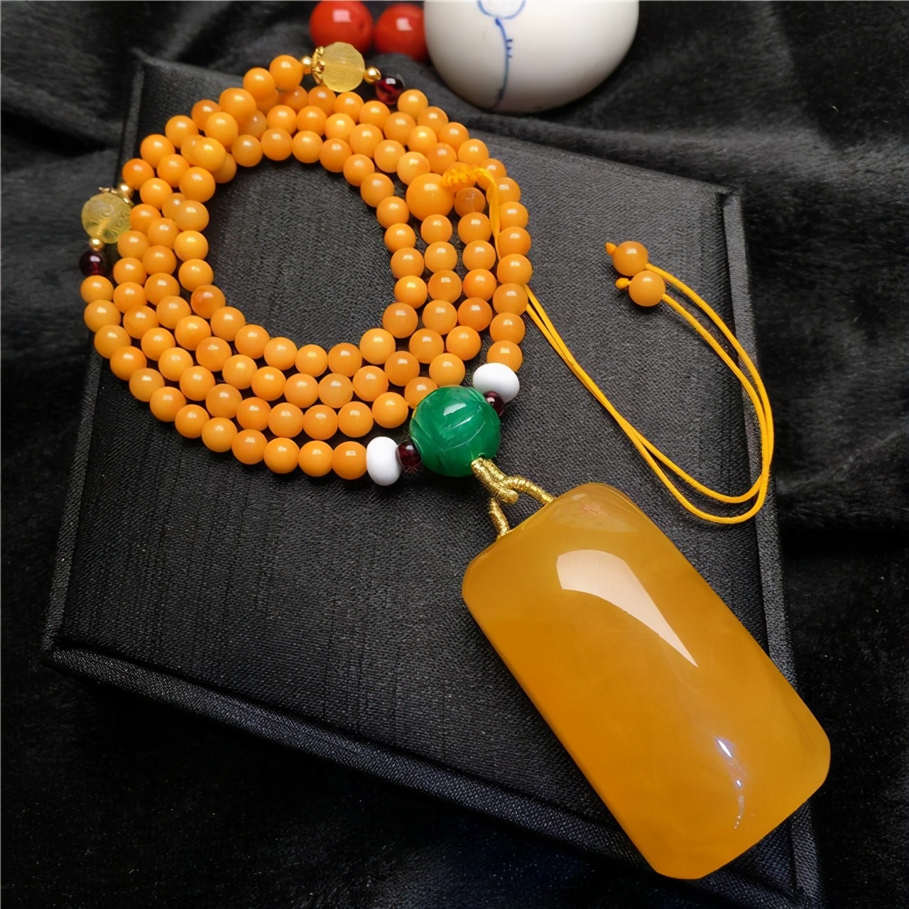 文玩蜜蜡鉴别方法,蜜蜡鉴别真假方法大揭秘